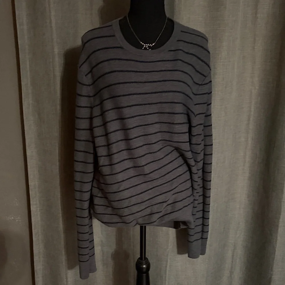 Calvin Klein Men's Charcoal and Black blue Crewneck Sweater